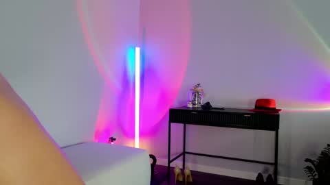 Carol  online show from January 13, 11:30 am