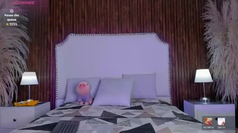 _cherry_fox online show from June 1, 12:39 pm