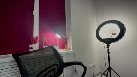 D online show from February 25, 3:10 am