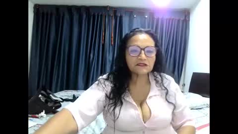 _cristal15 online show from December 3, 3:51 am