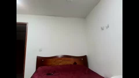 _cristal15 online show from November 6, 10:57 pm