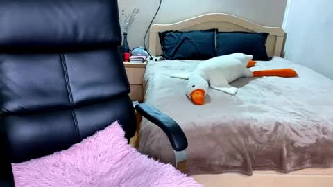 _crystal_moon_1 online show from January 15, 8:06 pm