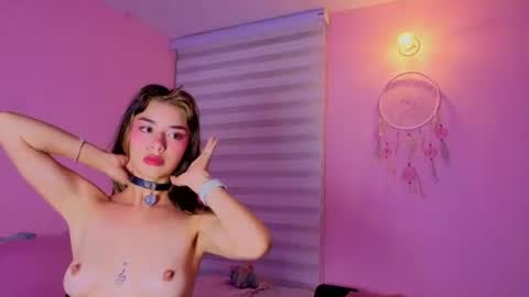_cute_isabella_ online show from July 18, 11:18 pm
