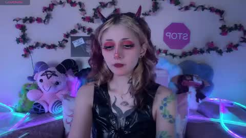 Kate online show from May 15, 5:31 pm