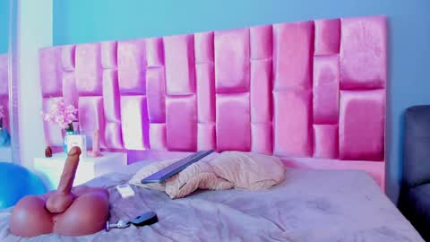 SANDY online show from February 4, 7:55 pm