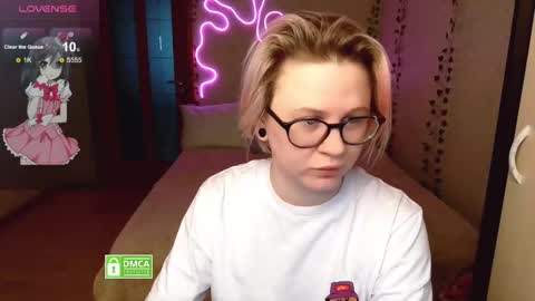 chloue and Gretta online show from February 27, 4:13 am