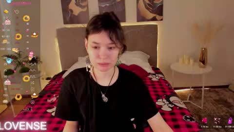 _emily__strike_ online show from March 25, 1:56 am