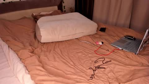 Snapshot of _hey_scarlett_ chatting on February 27, 6:46 am _hey_scarlett_ online show from February 27, 6:46 am