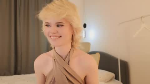 Alisha online show from May 31, 6:09 pm