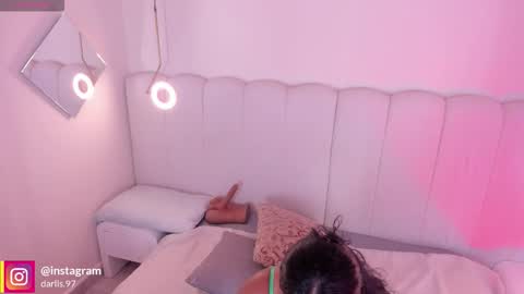 Darlis  online show from February 16, 7:45 pm