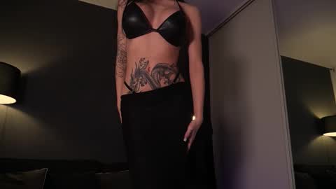 Mary online show from February 25, 4:21 pm