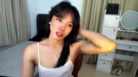 yanie online show from October 27, 7:19 am