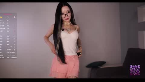 you Mia online show from July 15, 4:44 pm