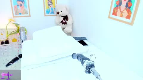 _jasminnee_ online show from January 15, 2:26 pm