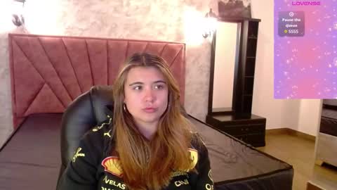 Snapshot of _jeessy chatting on October 8, 3:45 am _jeessy online show from October 8, 3:45 am