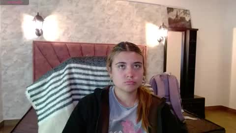 Snapshot of _jeessy chatting on October 7, 3:35 am _jeessy online show from October 7, 3:35 am