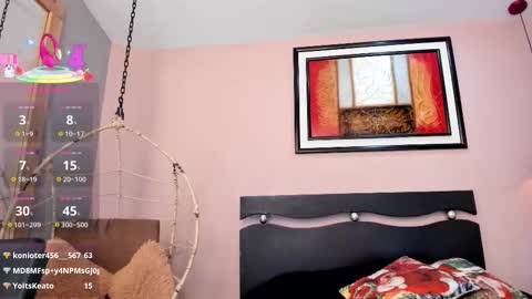    online show from December 5, 8:17 pm