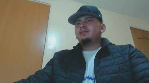 Snapshot of _jordanxxiii chatting on January 18, 4:37 am jordan online show from January 18, 4:37 am