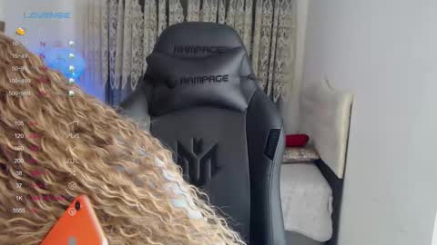 _just_a_queen_3 online show from November 25, 9:52 am