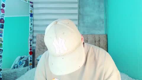 mod online show from November 23, 5:05 am