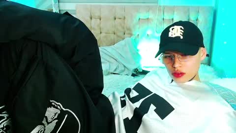 mod online show from May 30, 6:56 am