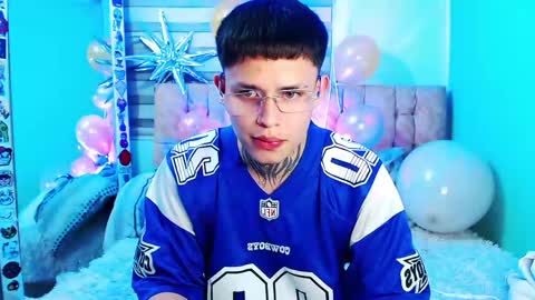 mod online show from May 22, 6:20 am