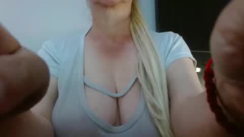 Keiila online show from February 15, 9:35 pm