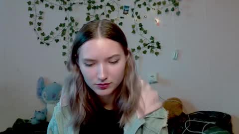 Snapshot of _kikiclark_ chatting on October 23, 1:23 pm _kikiclark_ online show from October 23, 1:23 pm