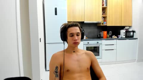 Snapshot of _kurt chatting on November 1, 7:24 pm Kurt online show from November 1, 7:24 pm