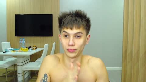 Snapshot of _kurt chatting on December 2, 12:23 am Kurt online show from December 2, 12:23 am