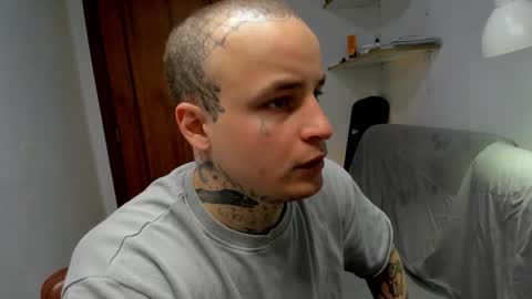 Layne online show from March 31, 8:48 am