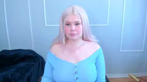 leana online show from February 18, 6:30 pm