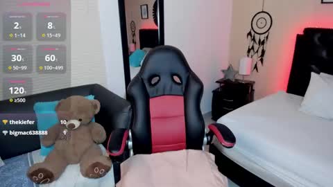 Liily online show from March 9, 9:30 pm