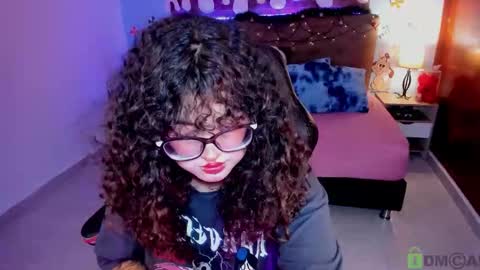 Liily online show from December 20, 8:05 pm