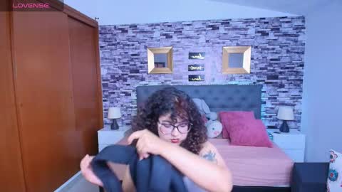 Liily online show from November 6, 6:22 pm