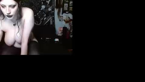 Snapshot of _lindsxyz chatting on September 10, 1:17 am  lindsxyz  online show from September 10, 1:17 am