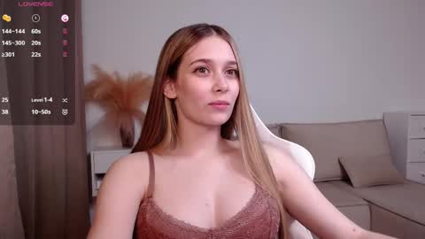 Amelia                        online show from May 25, 9:10 pm