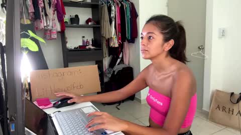 Little Wolfie online show from March 1, 5:05 pm