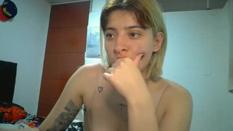 Mia-foster online show from April 15, 1:31 am