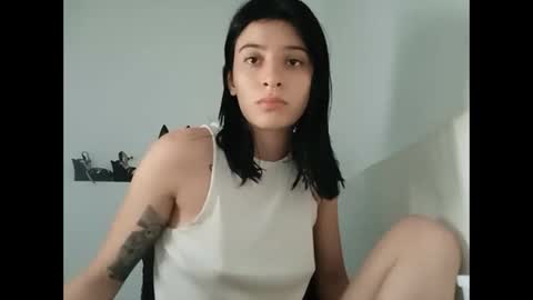 Mia-foster online show from February 9, 3:32 am