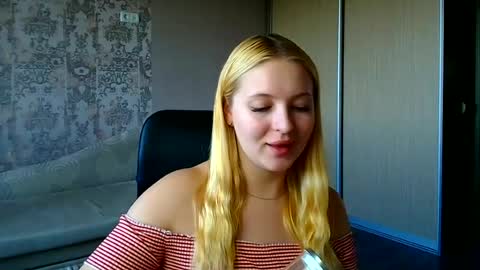Melanie online show from June 30, 10:47 am