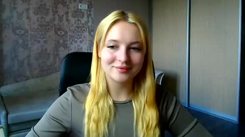 Melanie online show from June 19, 12:00 pm