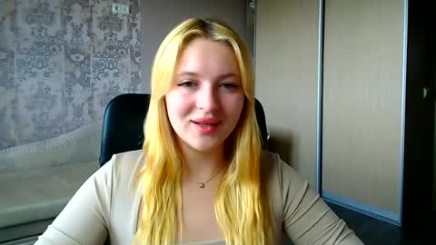 Melanie online show from June 25, 11:59 am