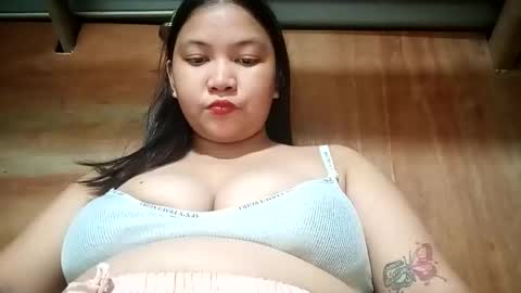 _milkytitsmomxx_ online show from April 4, 5:31 pm