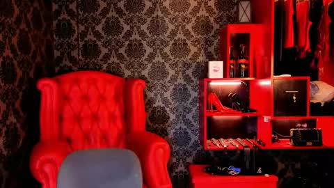 Raven Strauss online show from February 9, 7:05 pm