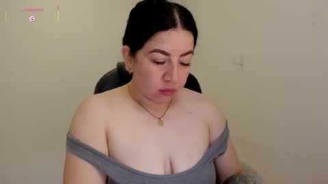 _miss_coco_ online show from November 13, 2:42 pm