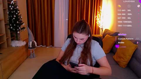 Mia online show from December 16, 10:10 am