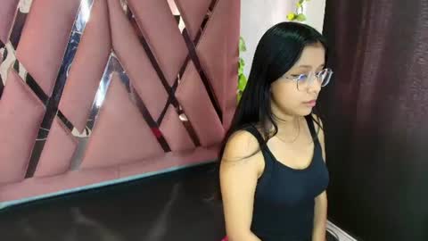 Nana online show from July 27, 1:30 pm