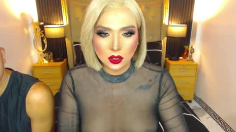 _natashacooper_ online show from April 3, 9:44 pm