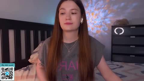 Mia with a big heart  online show from September 10, 1:34 pm